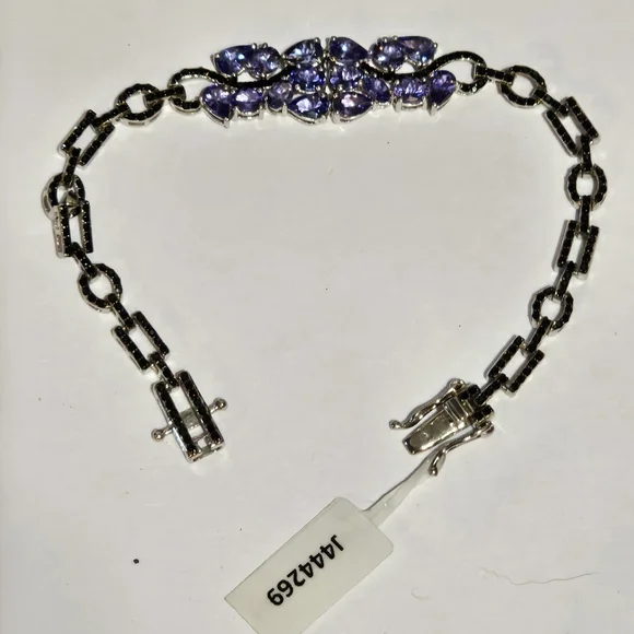 Elegant Silver and Purple Bracelet - Picture 3 of 5